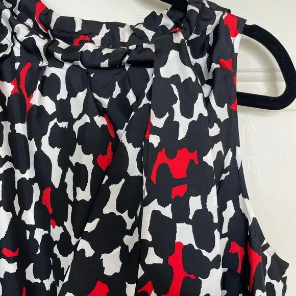 Per se black red and white patterned cinched tie neckline silk blouse | 16 - Picture 4 of 13